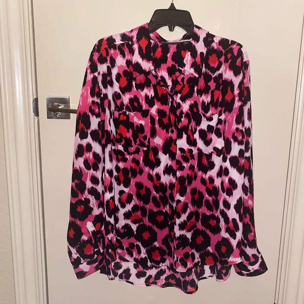 Straight from NY&Company for your Valentine look!  Never worn but no tags.